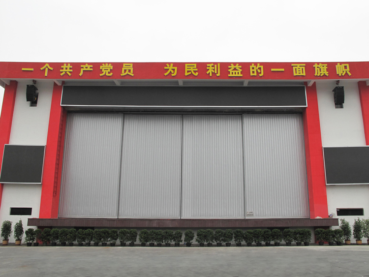 華西舞臺(tái)大門(mén)-門(mén)洞寬25高10米.jpg